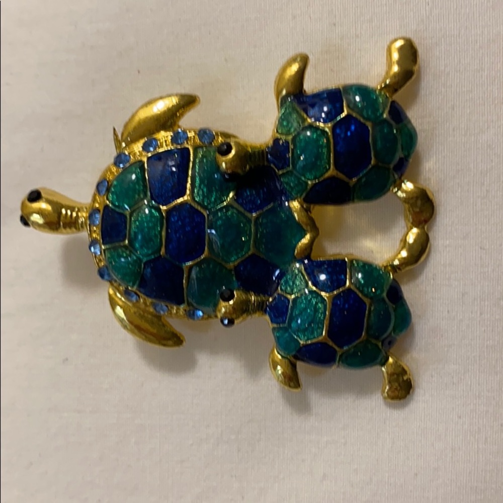 Turtle brooch